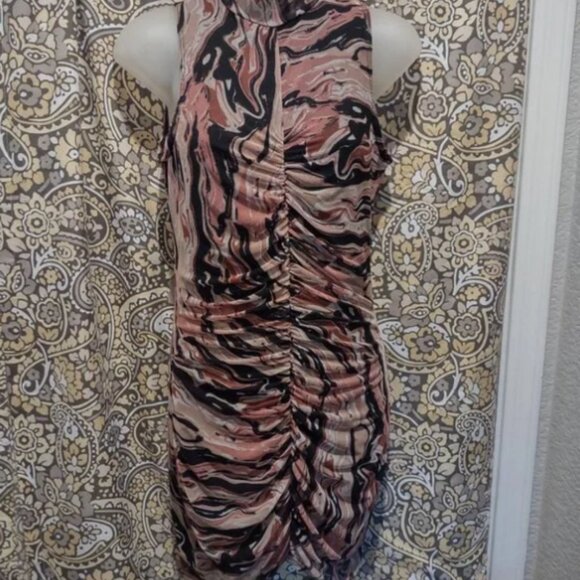 Woman’s Dress - Picture 3 of 3